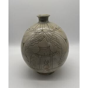 Vintage Korean Buncheong Ware 10” Tall White Slip Sgraffito Bottle Vase Read